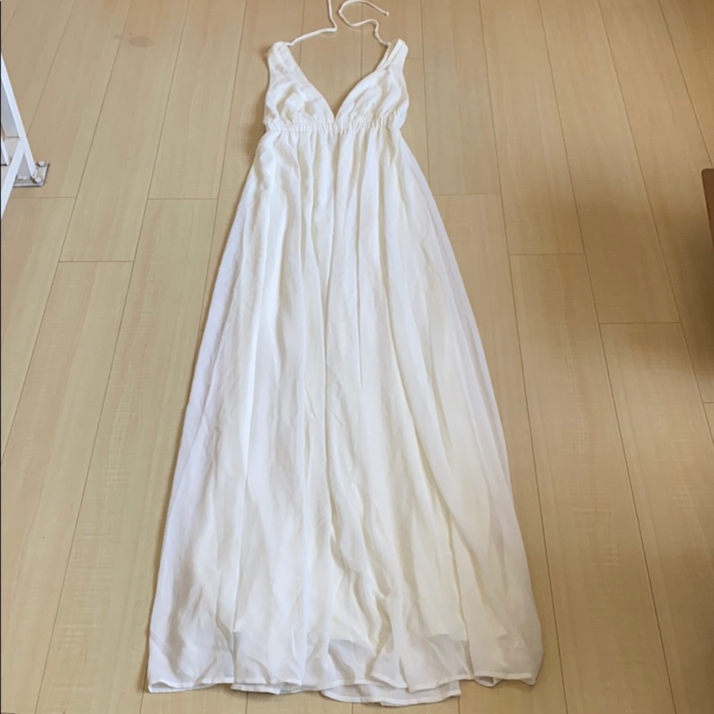 White maxi dress